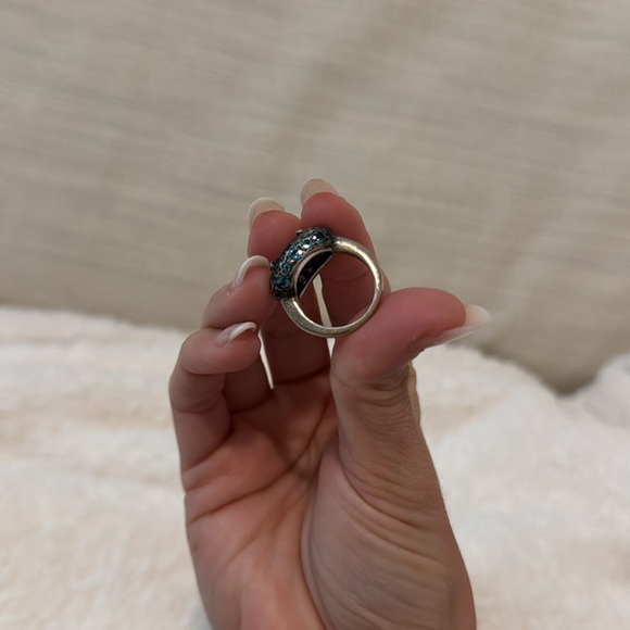 Stunning Blue Crystal Cocktail Ring - Picture 9 of 12